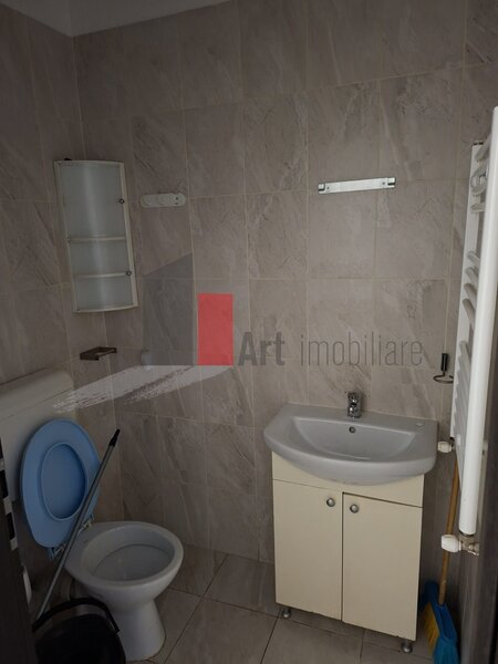 Metalurgiei, Aparatorii Patriei, apartament cu 3 camere de vanzare, cu centrala.