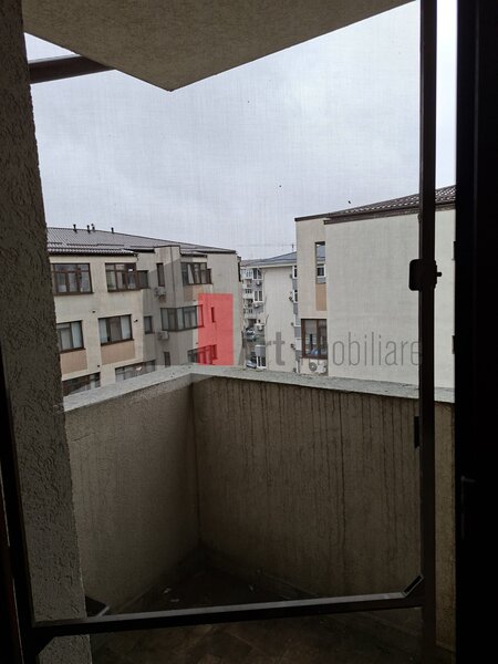 Metalurgiei, Aparatorii Patriei, apartament cu 3 camere de vanzare, cu centrala.